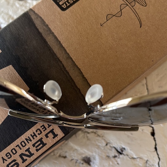 Costa Shiny Silver Mirror polarized sunglasses - Picture 9 of 15